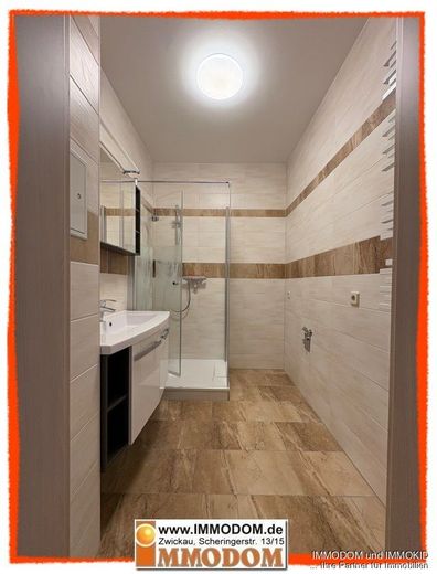 2-Zimmer-Wohnung, NEU RENOVIERT, zu vermieten!
Garage bzw. PKW-Stellplatz im Hof möglich – Badezimmer