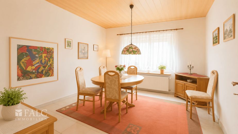 ***Doppelhaushälfte wartet auf neuen Glanz*** – Esszimmer