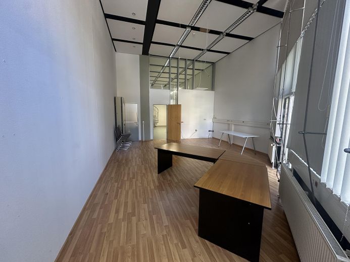 Büro + Werkstatt/Lager: 86 m² mit eigenem Eingang & 2 PKW Stellplätzen – Foto 2
