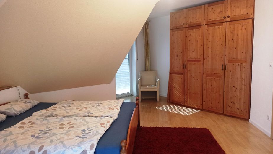 Schlafzimmer 1