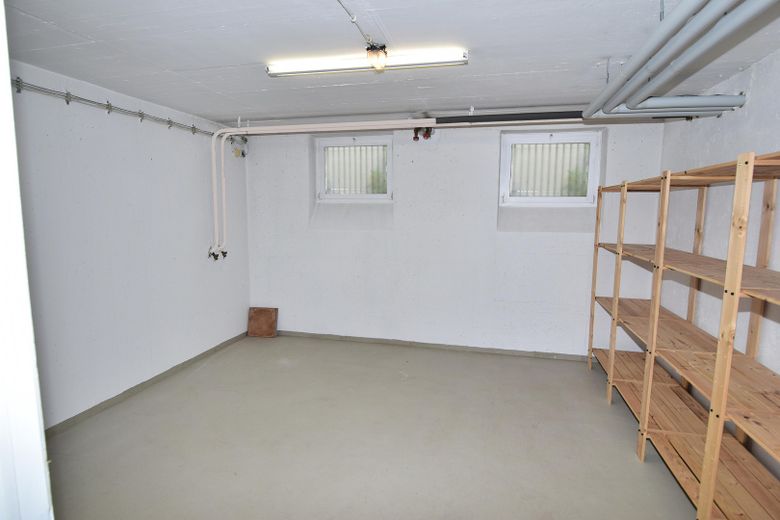 22 m2 Kellerraum, eigene Tür