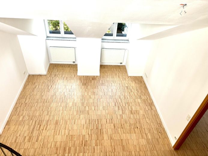Sobre los tejados de Leipzig: dúplex de 2,5 habitaciones con 25 m² de terraza-solárium en la azotea en Rosental/Zoo – Foto 8