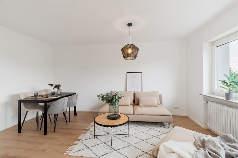 Hochwertig modernisierte 4-Zimmer-Wohnung mit Loggia & Garage in ruhiger Lage von Ehningen – Essbereich