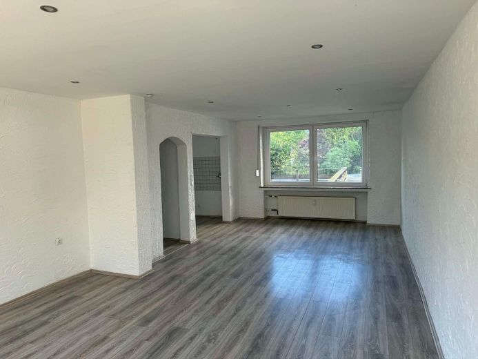 Wohnzimmer offene Küche