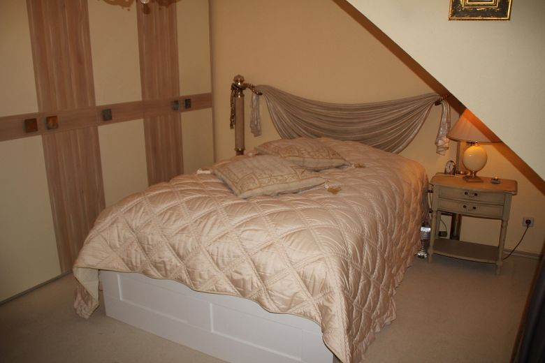 Schlafzimmer 1