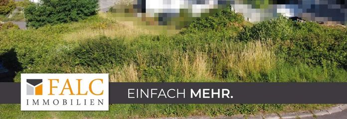 Sonniges Hanggrundstück mit traumhafter Aussicht – Außenansicht