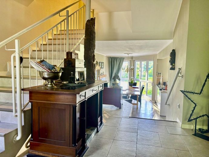 Blick offener Wohn-Ess-Bereich