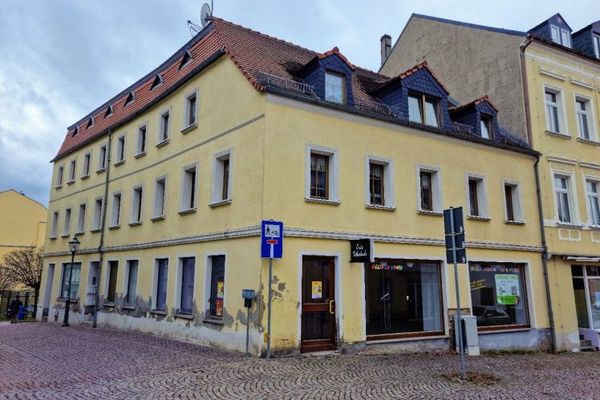 Wohn- und Geschäftshaus in Top-Lage unweit des Meeraner Marktplatzes