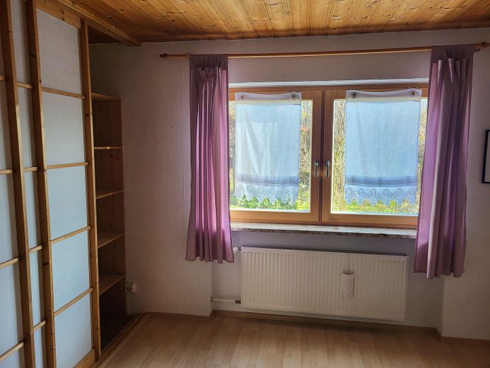 Freistehendes Einfamilienhaus in ruhiger Südhanglage mit weitem Blick über das Vilstal – Arbeitszimmer