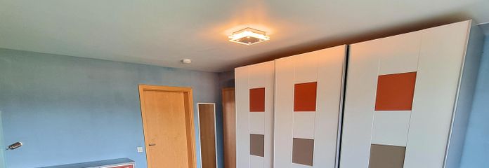 Hohe Mietrendite oder sofort selber einziehen! Exklusive sonnige 2-Zi-Wohnung mit Balkon in Weiler – Schlafzimmer