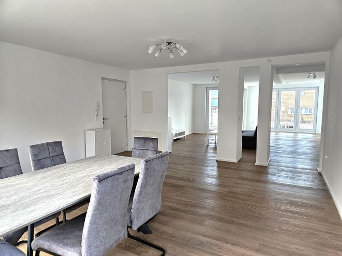 Großzügiges Wohnen auf 122,50 qm zur Miete, in gehobener Lage – Esszimmer