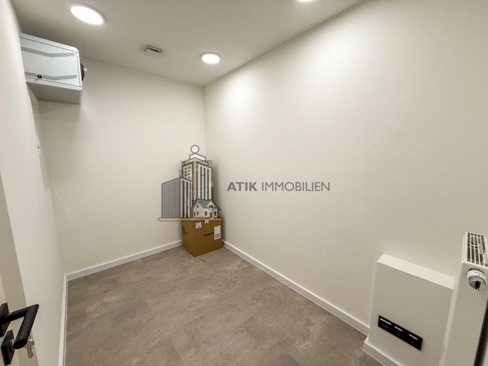 ATIK: Provisionsfrei - Erstbezug nach Sanierung - Repräsentative Bürofläche mit EBK – Server- und Abstellraum