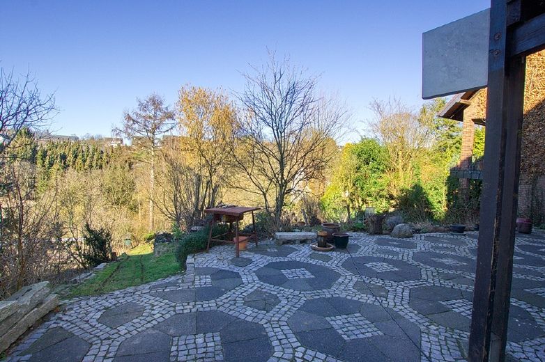 Klassisches Design, Terrasse mit Ausblick, KFZ-Stellplatz: Top-Wohnung in einer der beliebtesten Lagen von Bochum – 489095aa11dc58cec67a2add25e9e65efef9821a.jpg