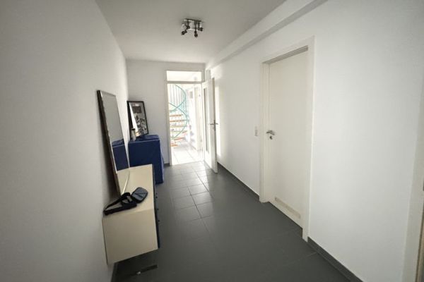 Elastyczny cud przestrzeni z charakterem loftu: Przestronna 5,5-pokojowa maisonette w Esslingen-Sirnau!