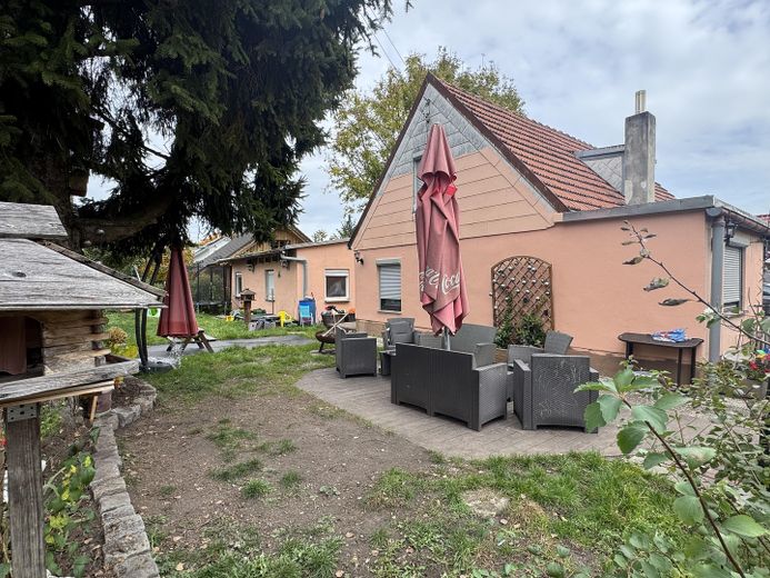 Teilrenoviertes Haus zu verkaufen, renovierungsbedürftig – Foto 4
