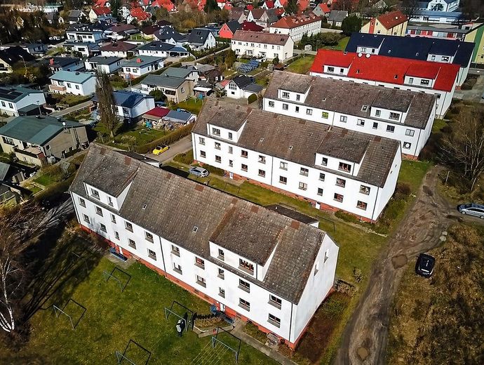 3-Zimmer-Erdgeschosswohnung mit Einbauküche in Klütz – nahe der Ostsee – Luftaufnahme
