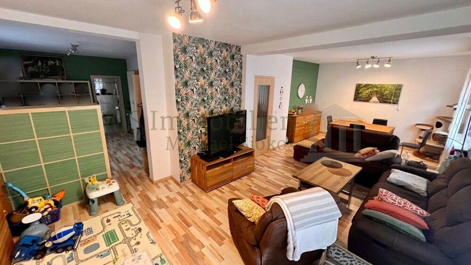 *** Mehrgenerationenhaus mit drei Wohnparteien - Nähe Biedensand *** – EG Wohnzimmer Ansicht 2