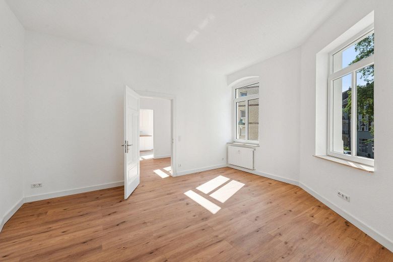 PROVISIONSFREIE renditestarke Kapitalanlage mit Aufteilungspotenzial und modernisierten Wohnungen – Wohnung 1 OG links