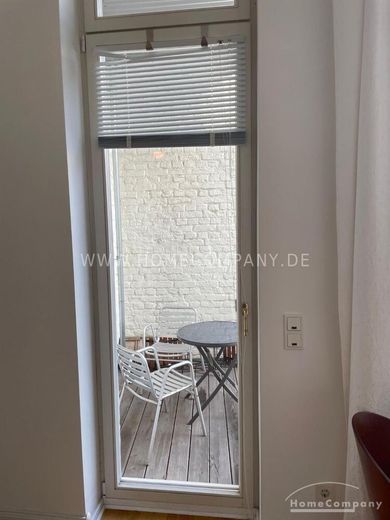 Charmantes Möbliertes Apartment in Köln-Altstadt! – 41be3a7778f4484fa9a05412ff11f27efb644b54.jpg