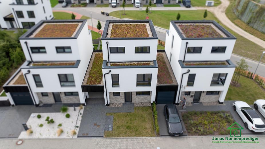 Modernes Reihenhaus mit Garage zum Erstbezug 3-Geschosse – Foto 8
