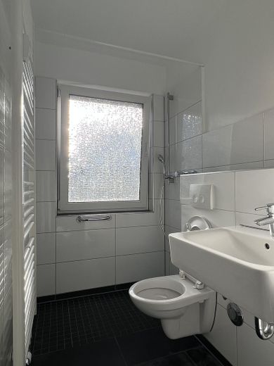 Компактная 3-комнатная квартира в хорошем районе – Badezimmer