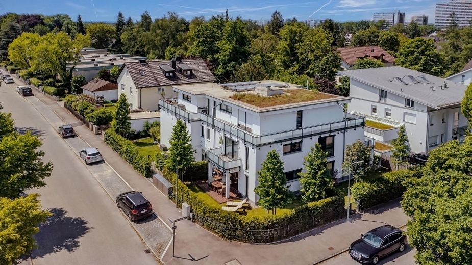 Hochwertige, möblierte Gartenwohnung – Hausansicht