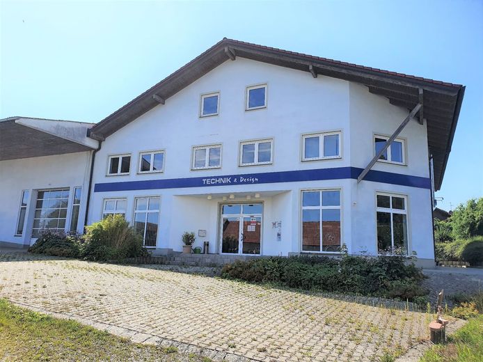 Vielfältige Gewerbeimmobilie mit großem Potenzial - Investieren oder selbst verwirklichen! – Außenansicht Haupthaus