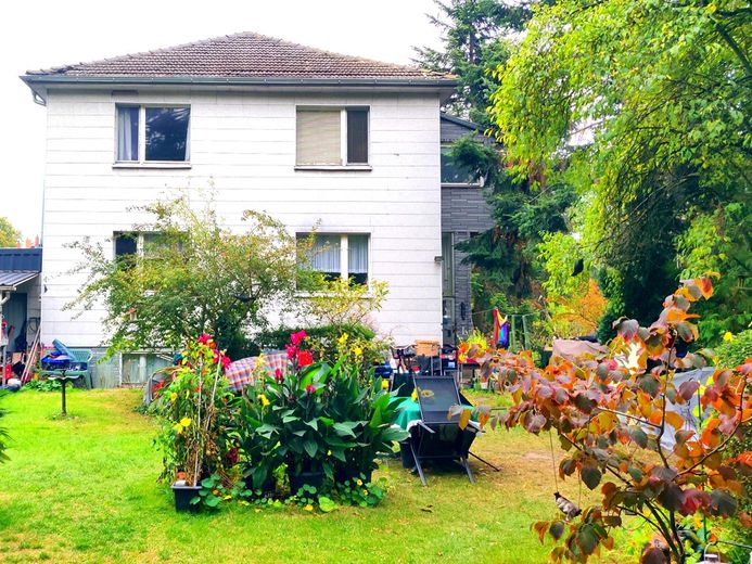 Grande giardino con casa a tre piani presso l’ippodromo di trotto Mariendorf, Berlino – Photo 4