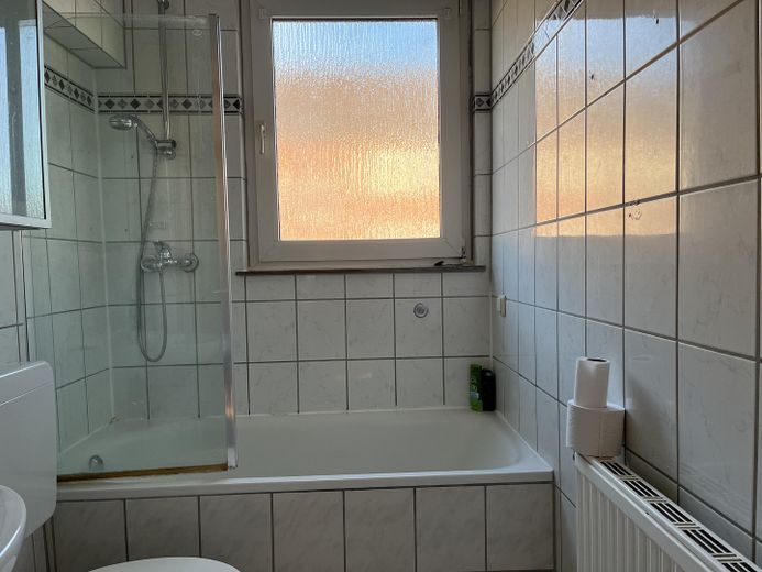 2 Zimmer Wohnung mit Balkon in Duisburg Neudorf Süd – Foto 2