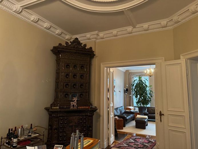 Repräsentative Altbauwohnung in zentraler Lage – Foto 7