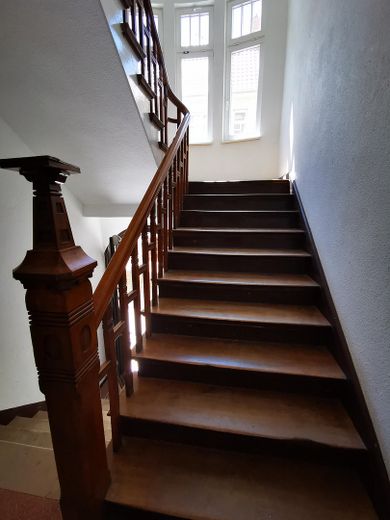 2,5  Raum Whg. in Jugendstil Villa zu vermieten – Treppenhaus