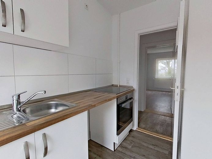 Moderne 3-Zimmer-Wohnung mit EBK und Wannenbad – Ansicht II: Küche