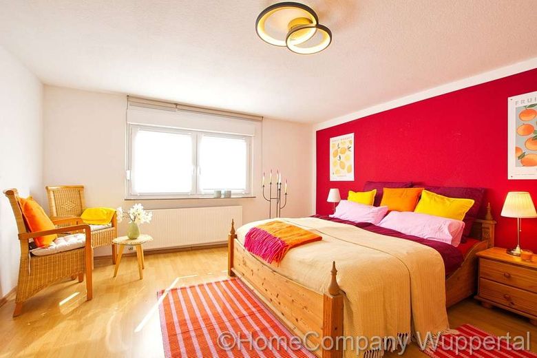 Schöne 3-Zimmerwohnung mit DSL-Wifi und PKW-Stellplatz in Solingen-Gräfrath – 5d1e52b7e50923ca0fb545b7b5f0807fa50a6572.jpg