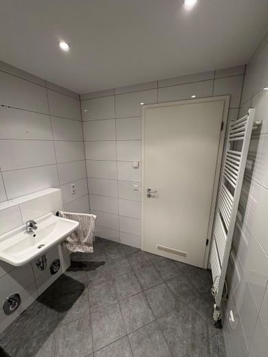 Modernes Badezimmer
