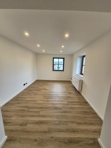 Moderna. Completamente ristrutturata nel 2025. Di alta qualità. – Abitare con stile a Heroldsberg – Wohnzimmer original