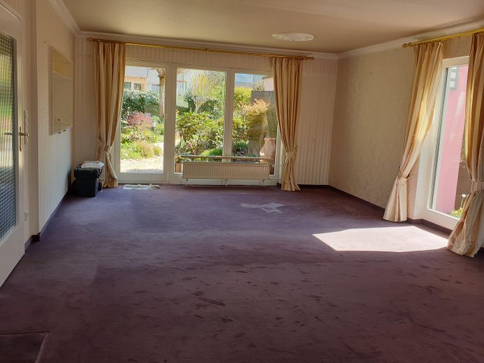 Charmantes Reihenendhaus in Nürnberg-Erlenstegen – Wohn-/Esszimmer EG