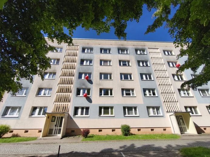 Erstbezug nach Vollsanierung- Vierraumwohnung in der 1.Etage! – Foto 1