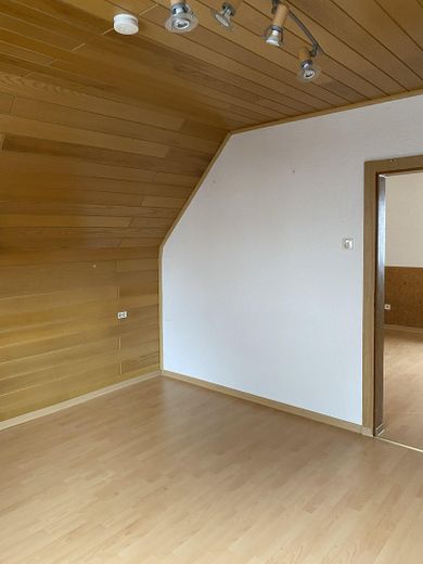 Vrijstaande woning met balkon en garage – Foto 39