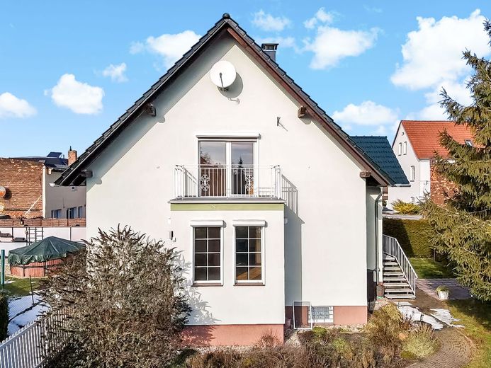 Freistehendes Einfamilienhaus in gefragter Wohnlage von Halle -Nietleben – Hausansicht