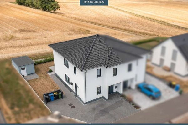 Niemal jak nowa połowa willi miejskiej w malowniczej lokalizacji na obrzeżach miejscowości