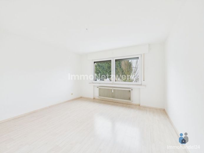 NEU***sanierte, leerstehende 4 Zimmer ETW mit Balkon und TG-Stellplatz***TOPPREIS – Zimmer II