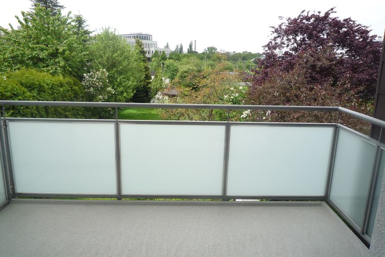 Blick ins Grüne vom Balkon  
