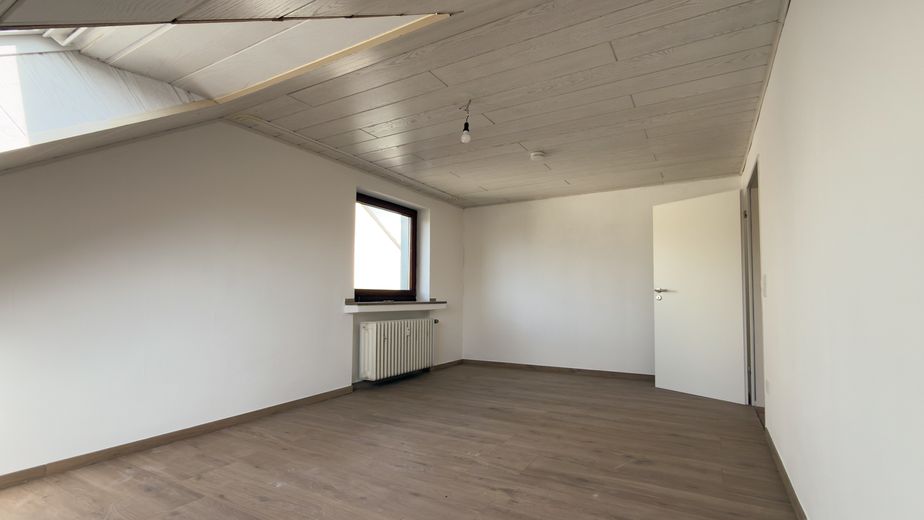 Appartamento modernamente attrezzato con cucina e vista panoramica in una tranquilla strada senza uscita – Schlafen - Bild 2