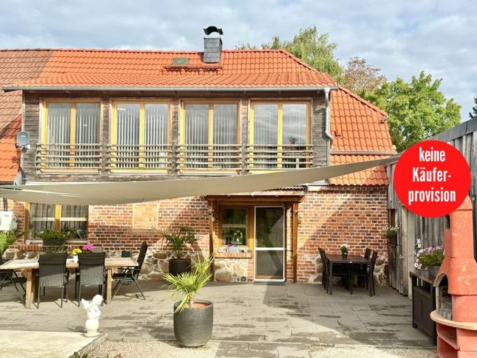 HORN IMMOBILIEN ++ parcela de ensueño y estupenda casa con muchos extras cerca de Möllenhagen – Foto 1