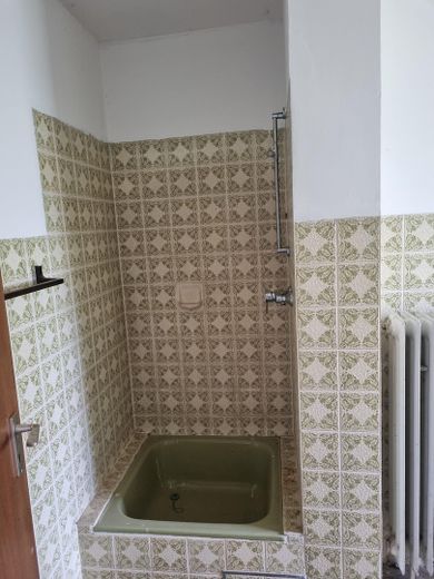 Provisionsfreies Einfamilienhaus in wunderschöner Lage – Dusche im Bad OG