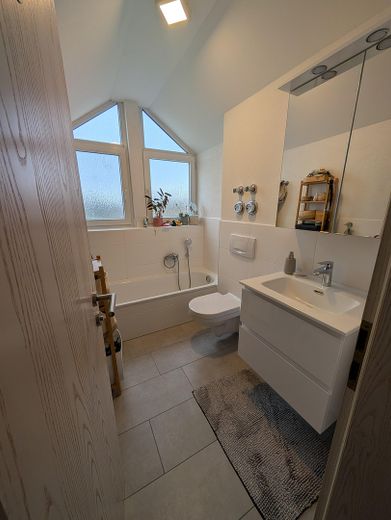 Bad 1 (WC/Badewanne)