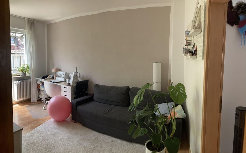 2-room apartment with balcony in the lively Findorff – Wohnzimmer