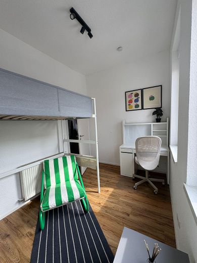 Möbliertes Zimmer