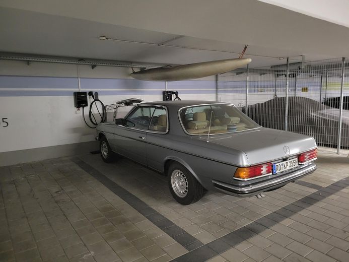 Tiefgaragenstellplatz