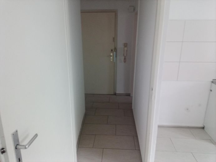 Piękne jasne mieszkanie jednopokojowe na 2. piętrze – Zdjęcie 2